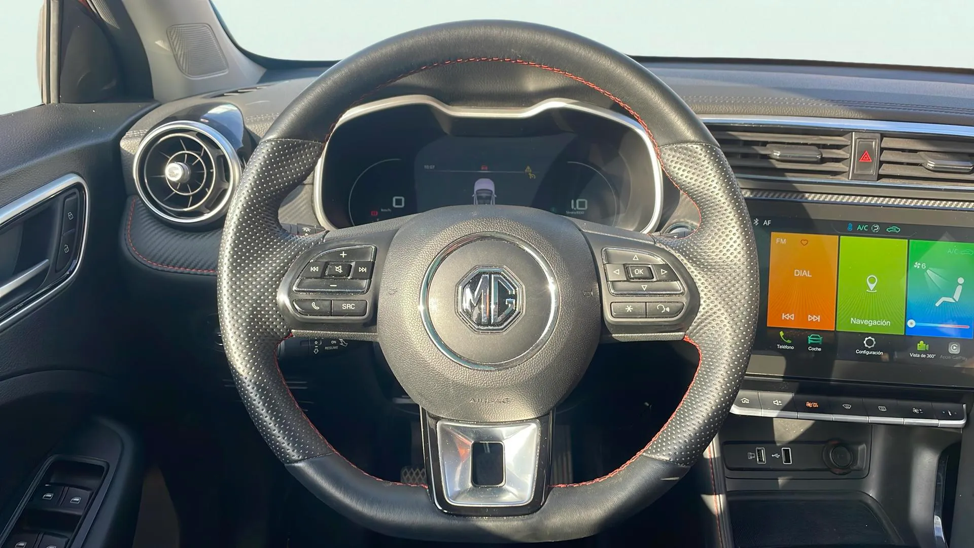 MG ZS 1.0T Luxury - foto 11