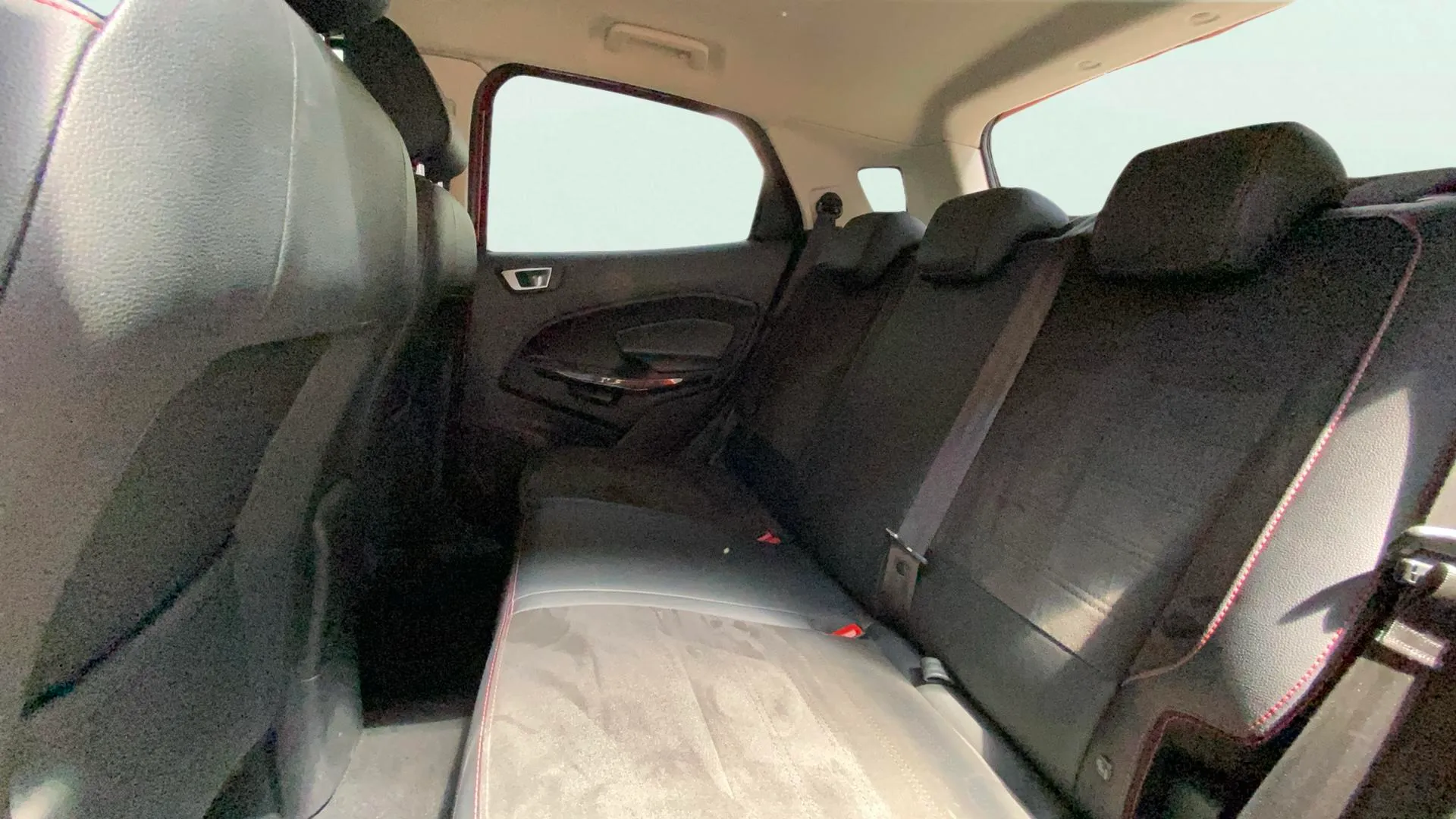 Ford EcoSport 1.0T EcoBoost ST Line - foto 17