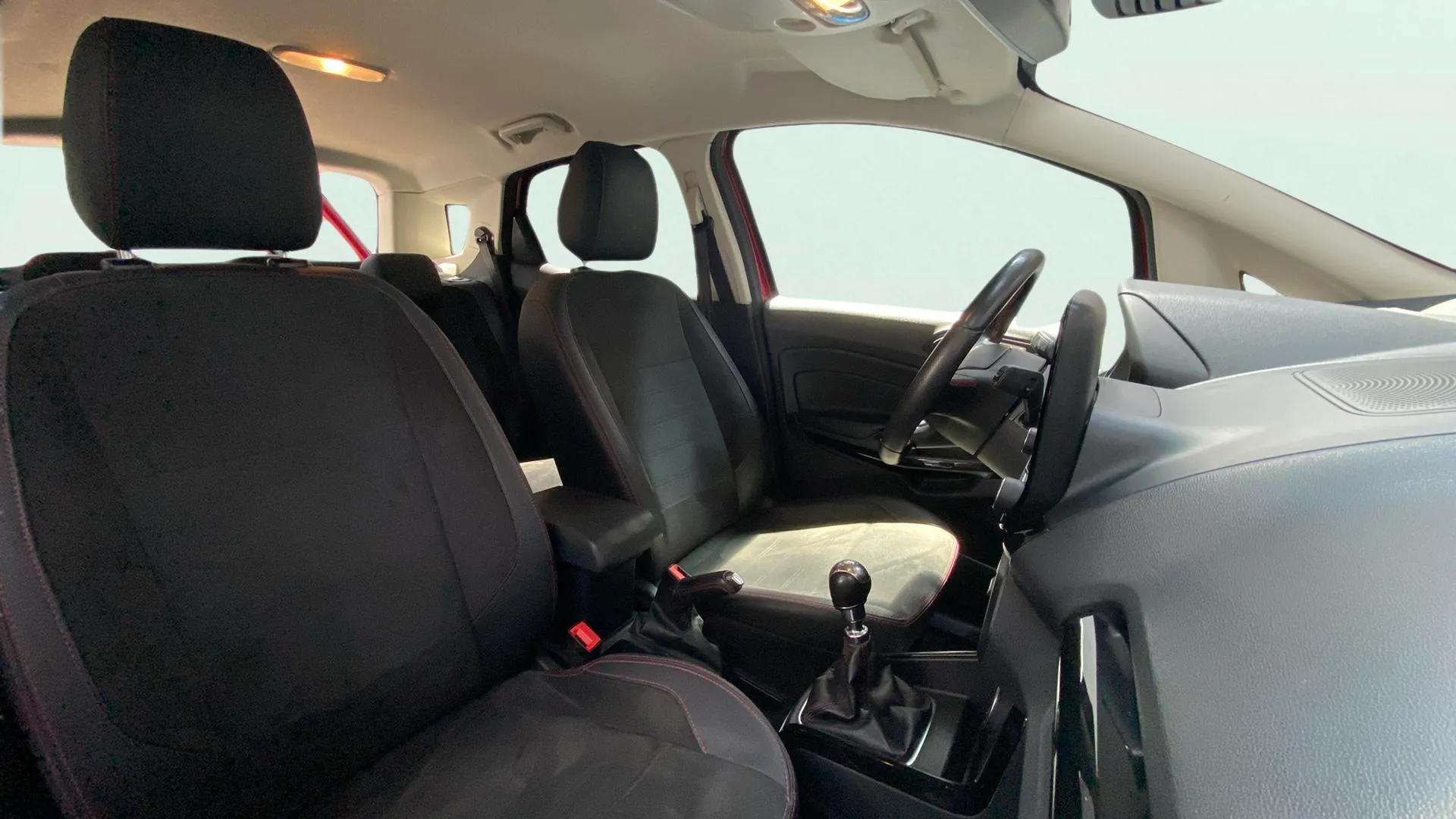 Ford EcoSport 1.0T EcoBoost ST Line - foto 13