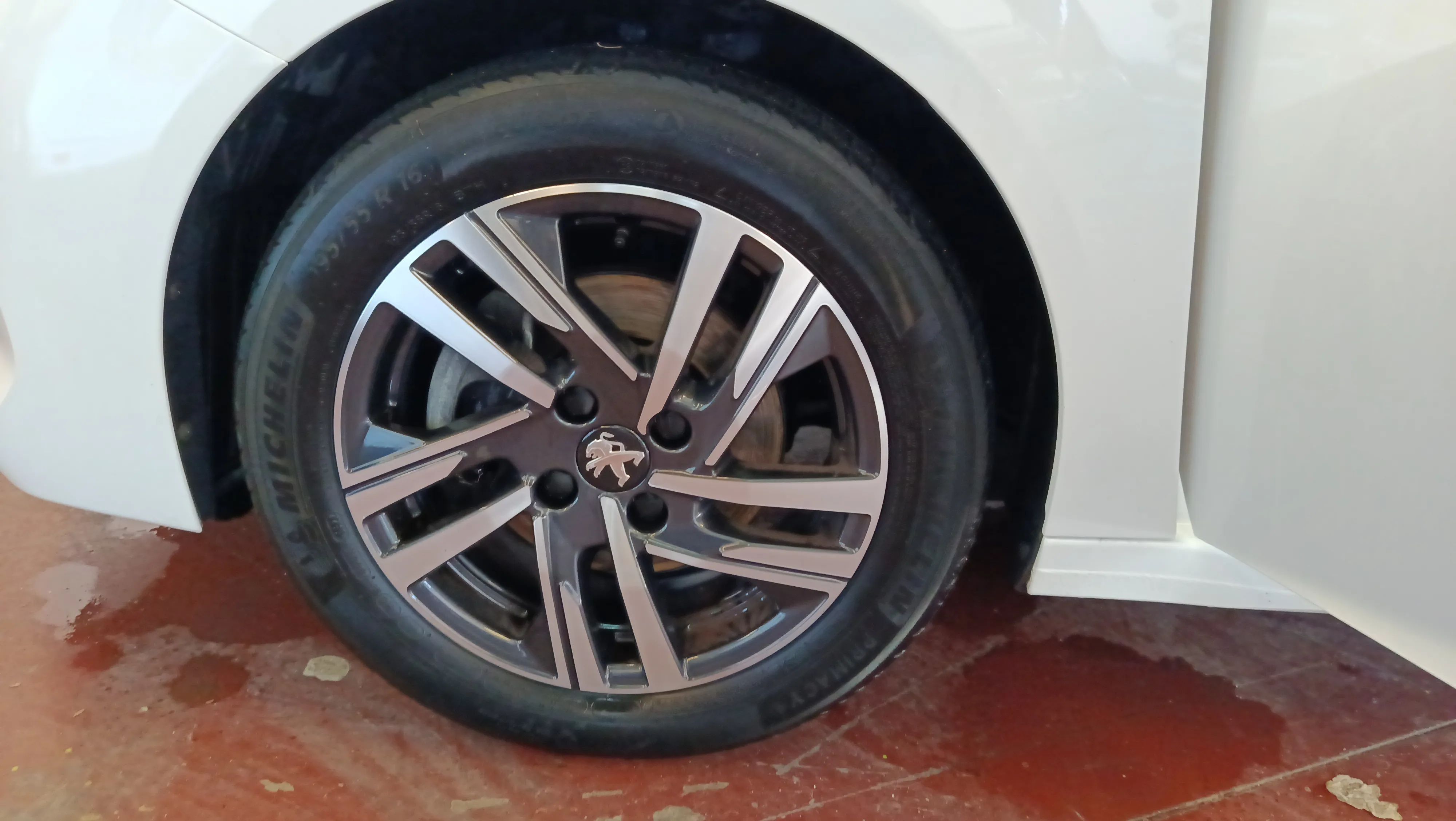 Peugeot 208 BlueHDi Allure Pack - foto 14