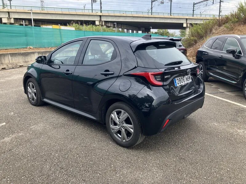 Toyota Yaris 1.5 120H Active Plus - foto 4
