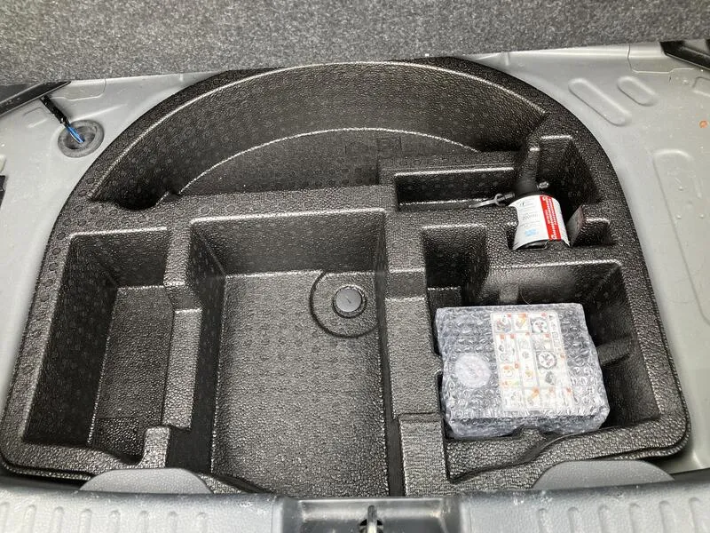 Toyota Yaris 1.5 120H Active Plus - foto 32