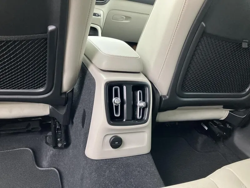 Volvo XC40 1.5 T5 Twin Recharge Inscription - foto 15
