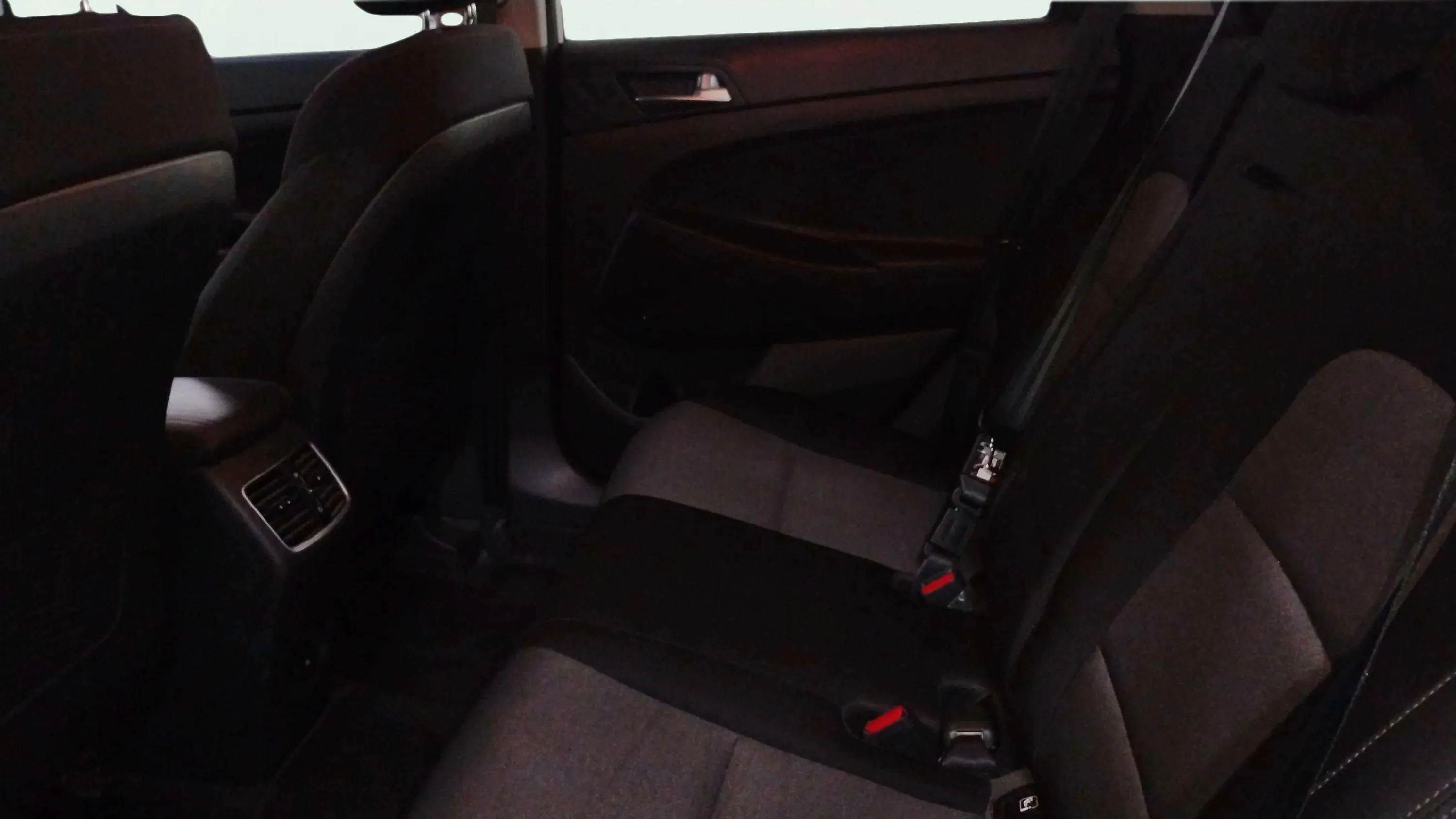Hyundai Tucson 1.6 CRDi Klass 4x2 - foto 19