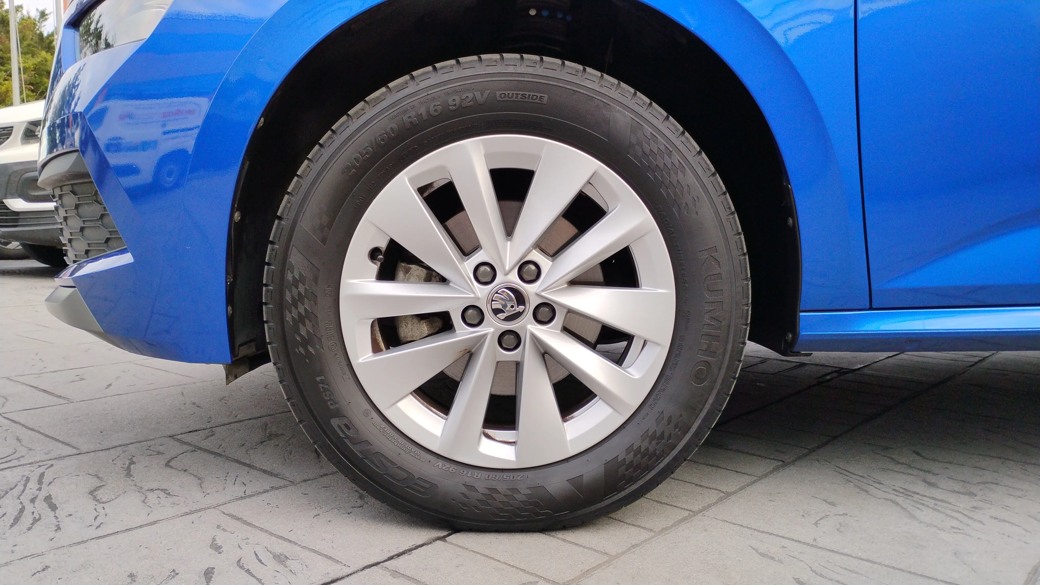 Škoda Kamiq 1.0 TSI DSG Ambition - foto 27
