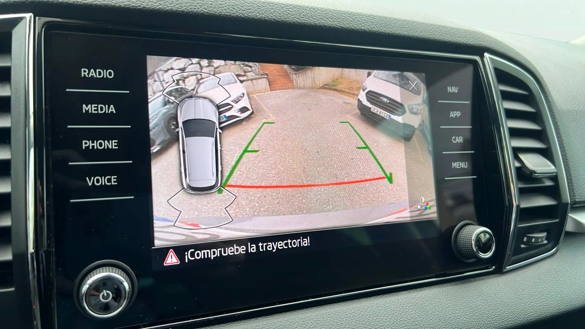 Škoda Karoq 1.5 TSI DSG ACT Design - foto 14