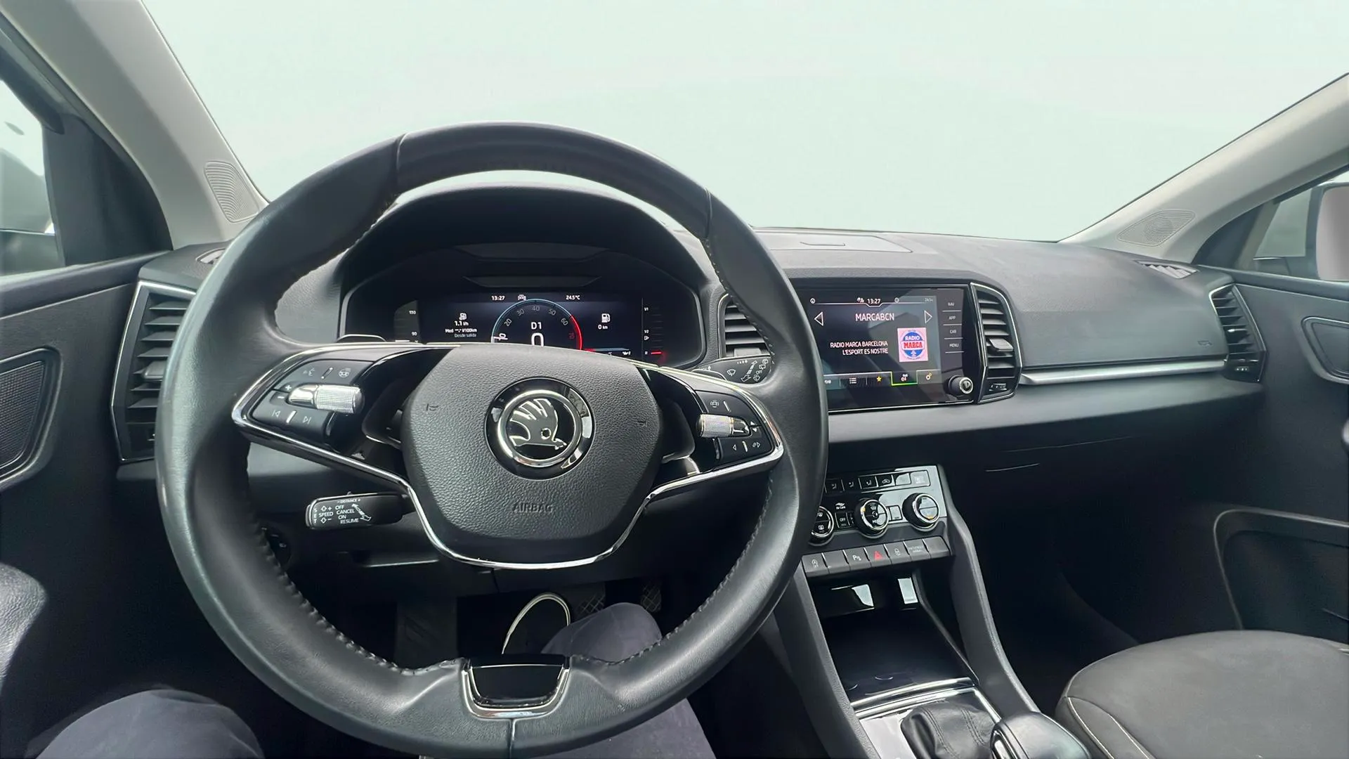Škoda Karoq 1.5 TSI DSG ACT Design - foto 9