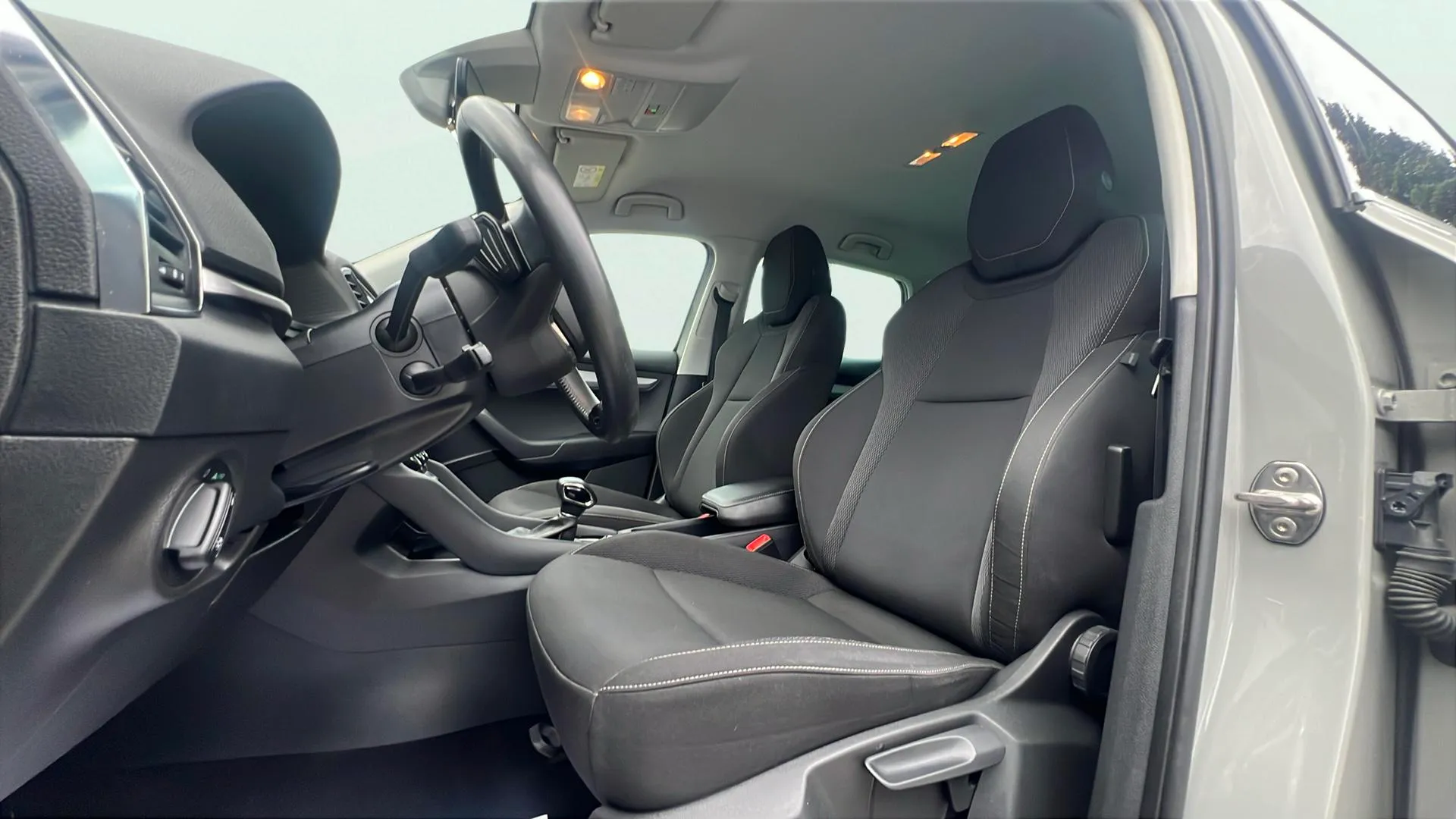 Škoda Karoq 1.5 TSI DSG ACT Design - foto 10