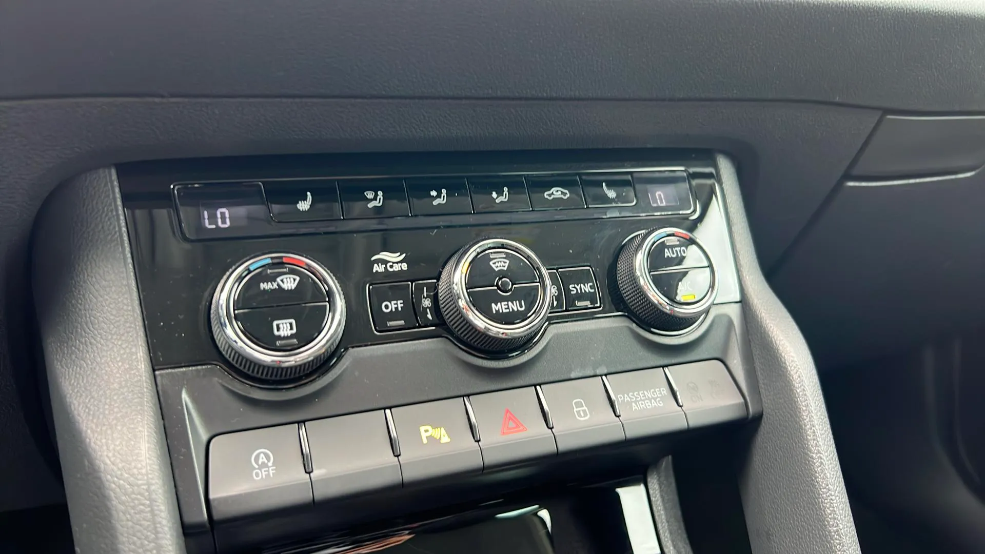 Škoda Karoq 1.5 TSI DSG ACT Design - foto 13