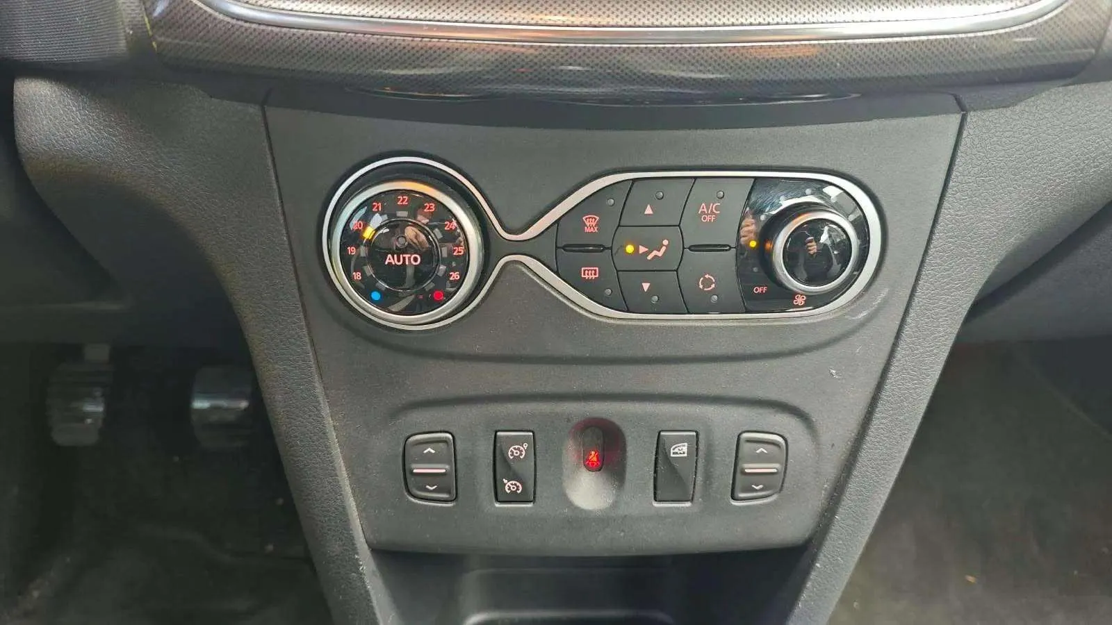 Dacia Sandero Comfort TCe - foto 24
