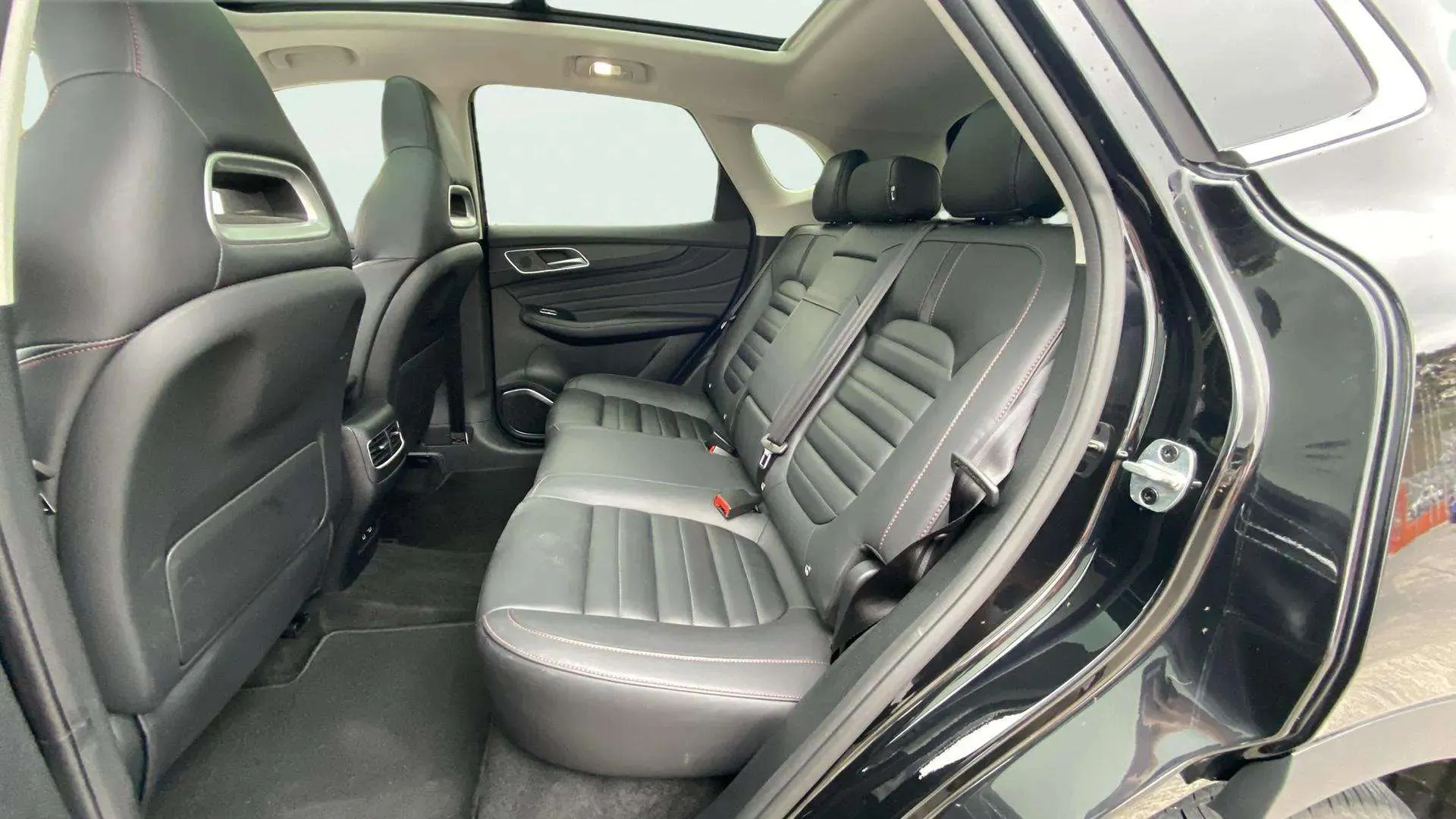 MG HS 1.5 Turbo GDI Luxury DCT - foto 17