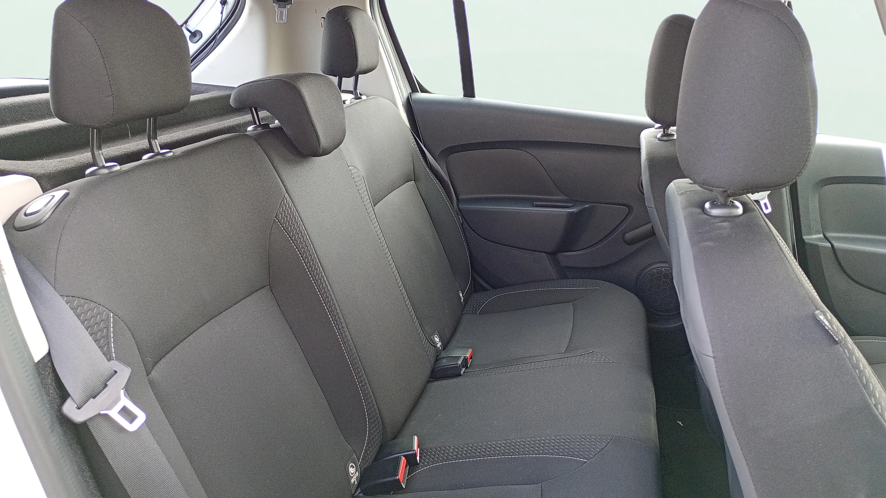 Dacia Sandero Access 1.0 18 - foto 14