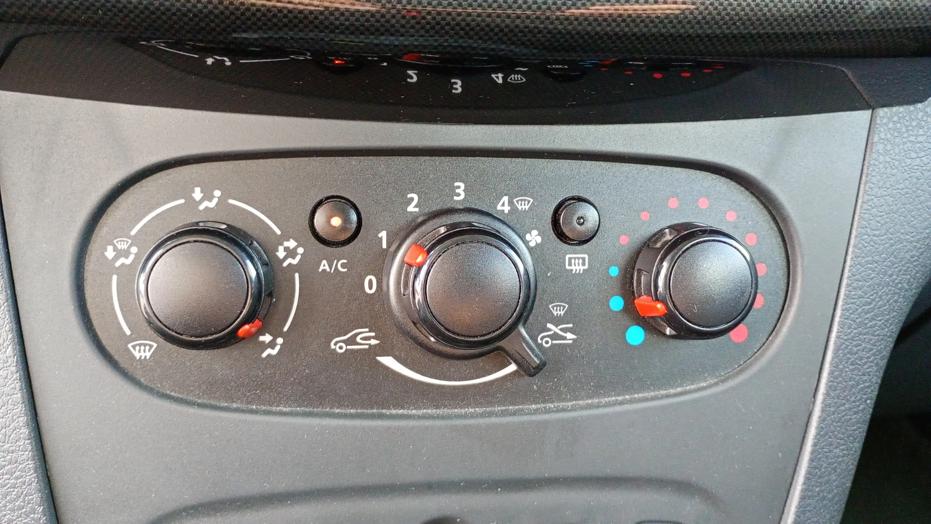 Dacia Sandero Access 1.0 18 - foto 21