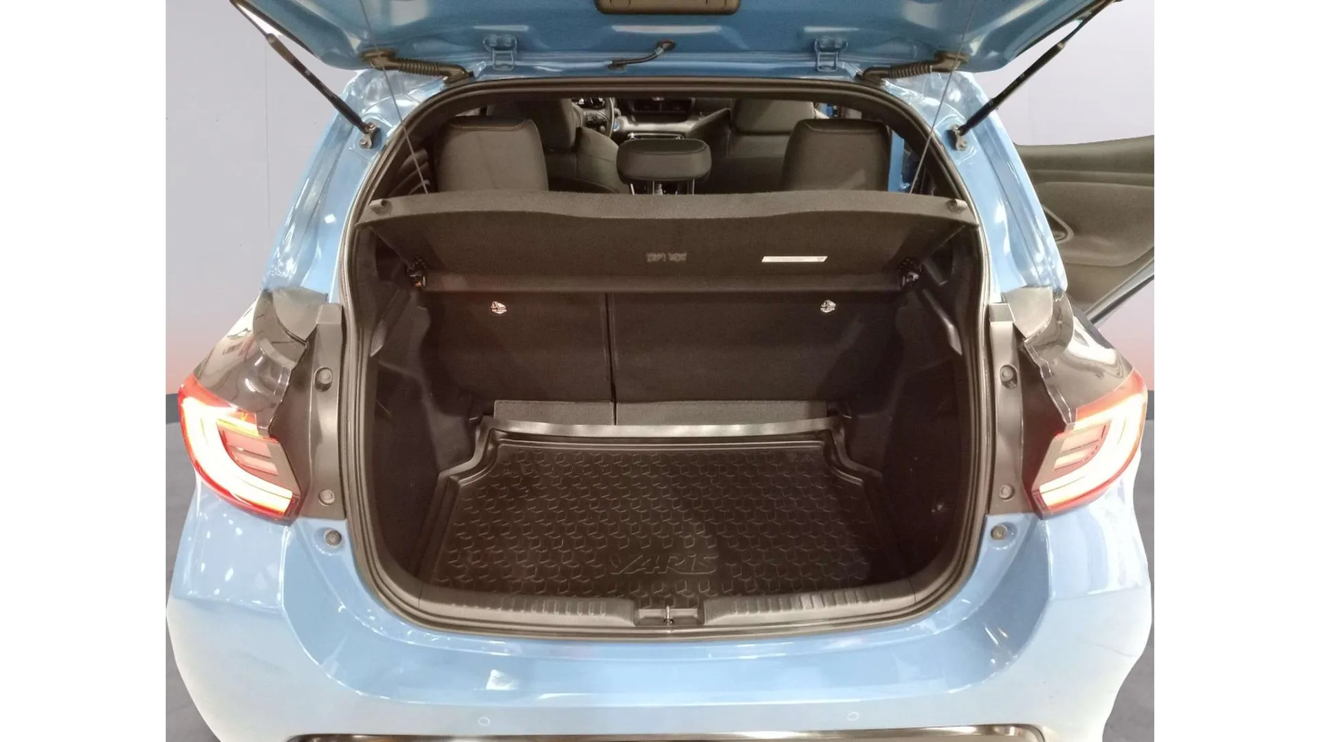 Toyota Yaris 1.5 120H Active Tech - foto 17