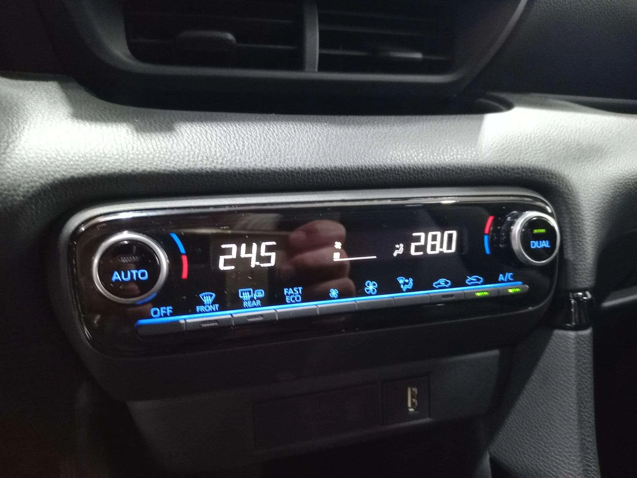 Toyota Yaris 1.5 120H Active Tech - foto 26