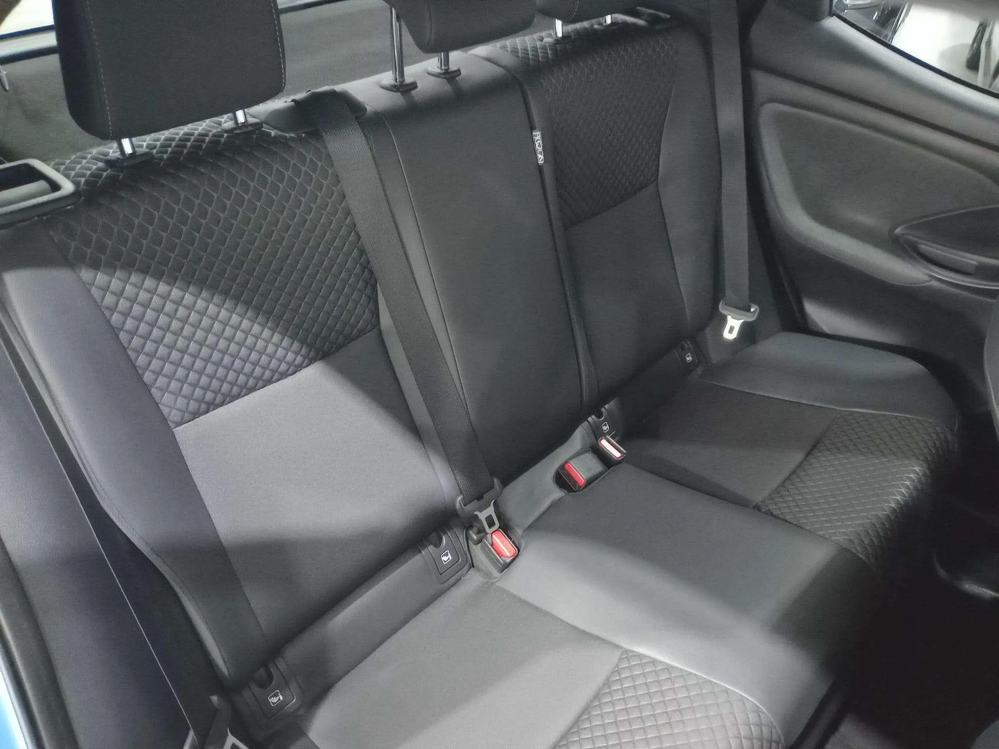 Toyota Yaris 1.5 120H Active Tech - foto 16
