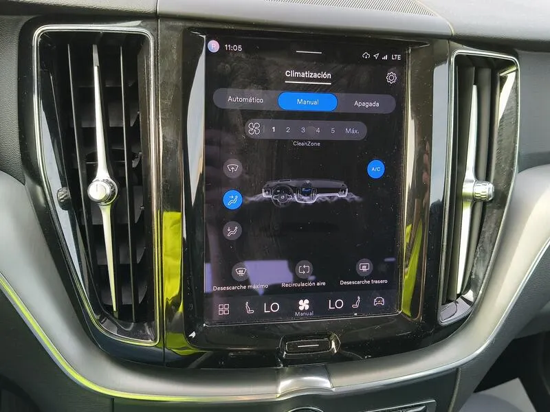 Volvo XC60 2.0 B4 G Momentum Pro - foto 11