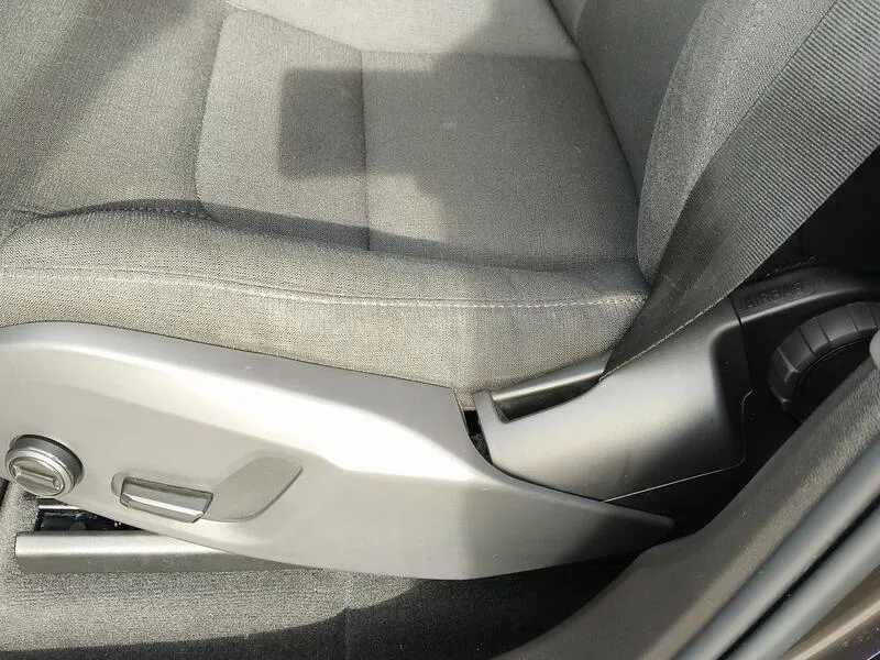 Volvo XC60 2.0 B4 G Momentum Pro - foto 32