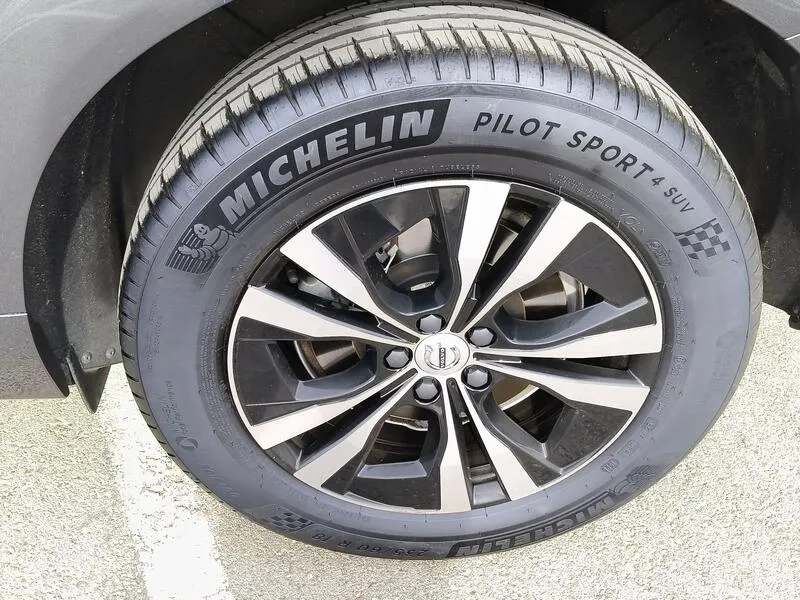 Volvo XC60 2.0 B4 G Momentum Pro - foto 48