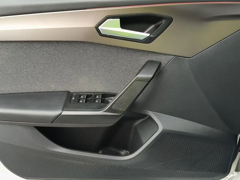 SEAT León 1.5 eTSI DSG Xcellence Go L - foto 30