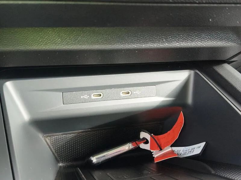 SEAT León 1.5 eTSI DSG Xcellence Go L - foto 14