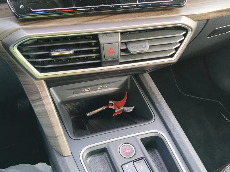 SEAT León 1.5 eTSI DSG Xcellence Go L - foto 12