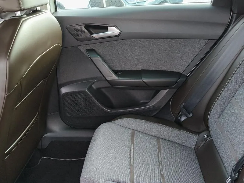 SEAT León 1.5 eTSI DSG Xcellence Go L - foto 32