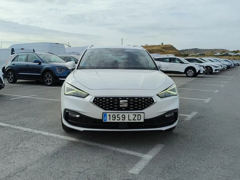 SEAT León 1.5 eTSI DSG Xcellence Go L - foto 9