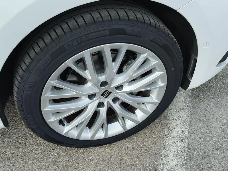 SEAT León 1.5 eTSI DSG Xcellence Go L - foto 41