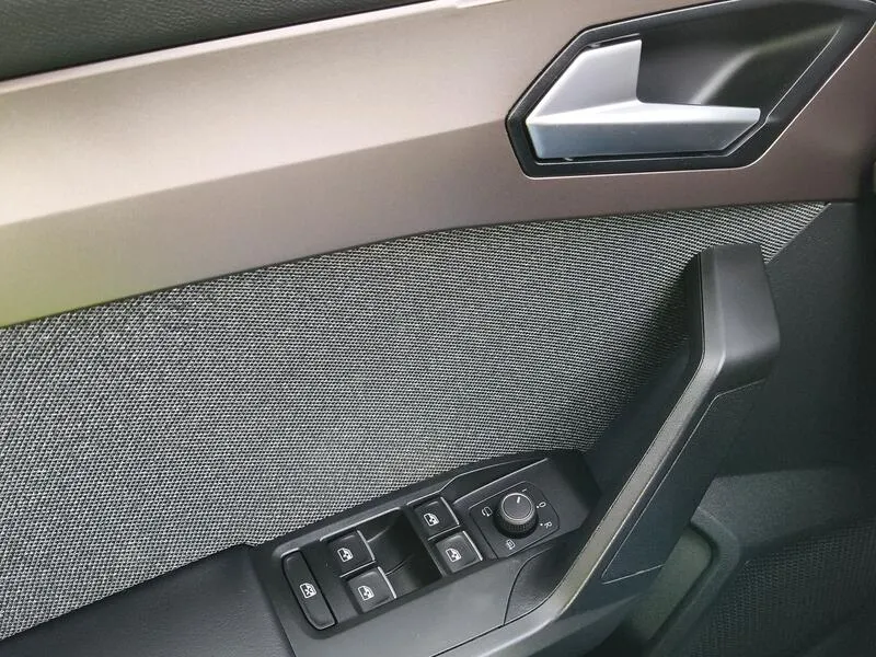 SEAT León 1.5 eTSI DSG Xcellence Go L - foto 29