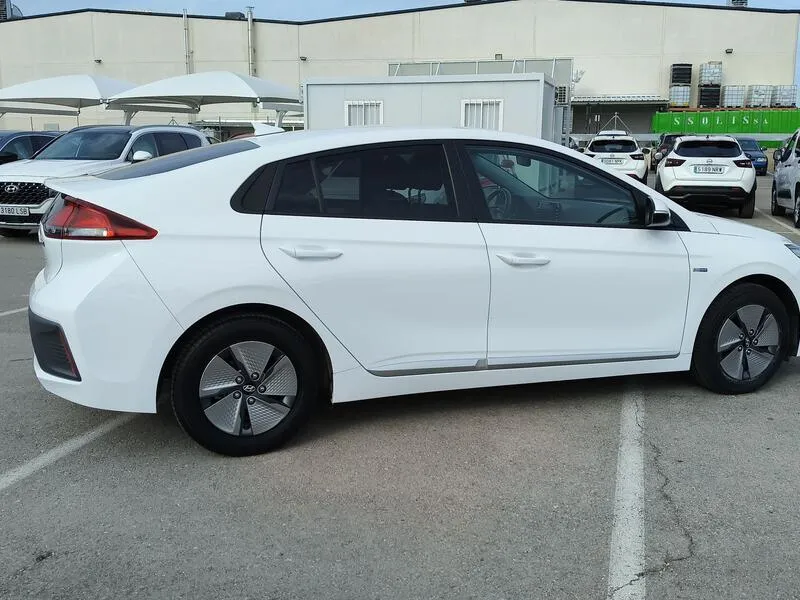 Hyundai Ioniq 2019 berlina con porton 1.6 GDI HEV Klass DCT - foto 7