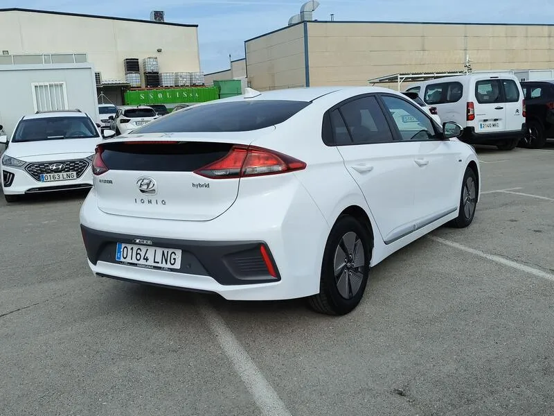 Hyundai Ioniq 2019 berlina con porton 1.6 GDI HEV Klass DCT - foto 6