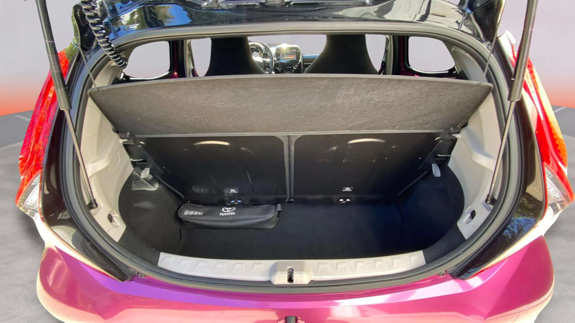 Toyota Aygo 1.0 70 x-wave - foto 27