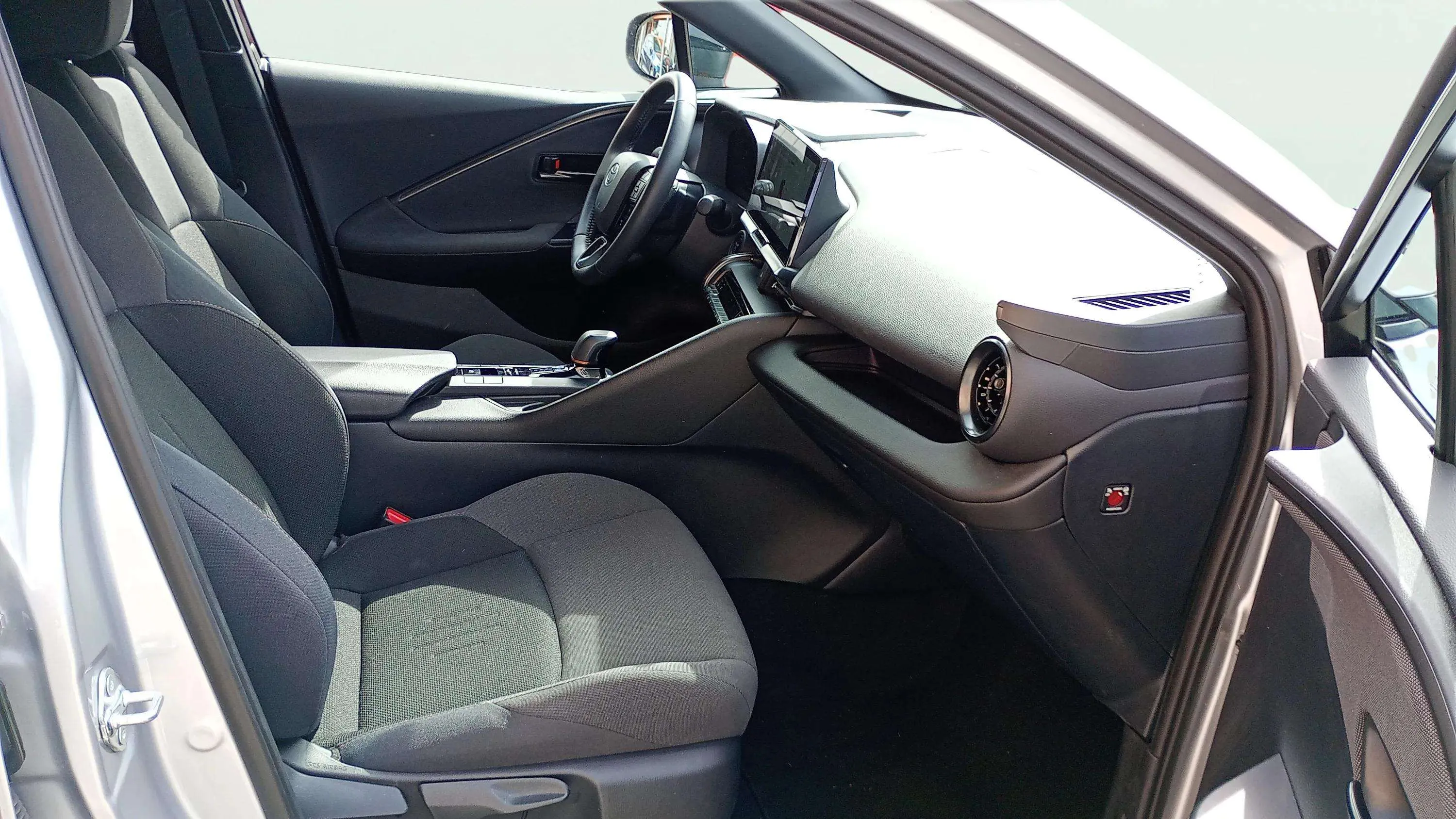 Toyota C-HR 2.0 220PH Advance - foto 6