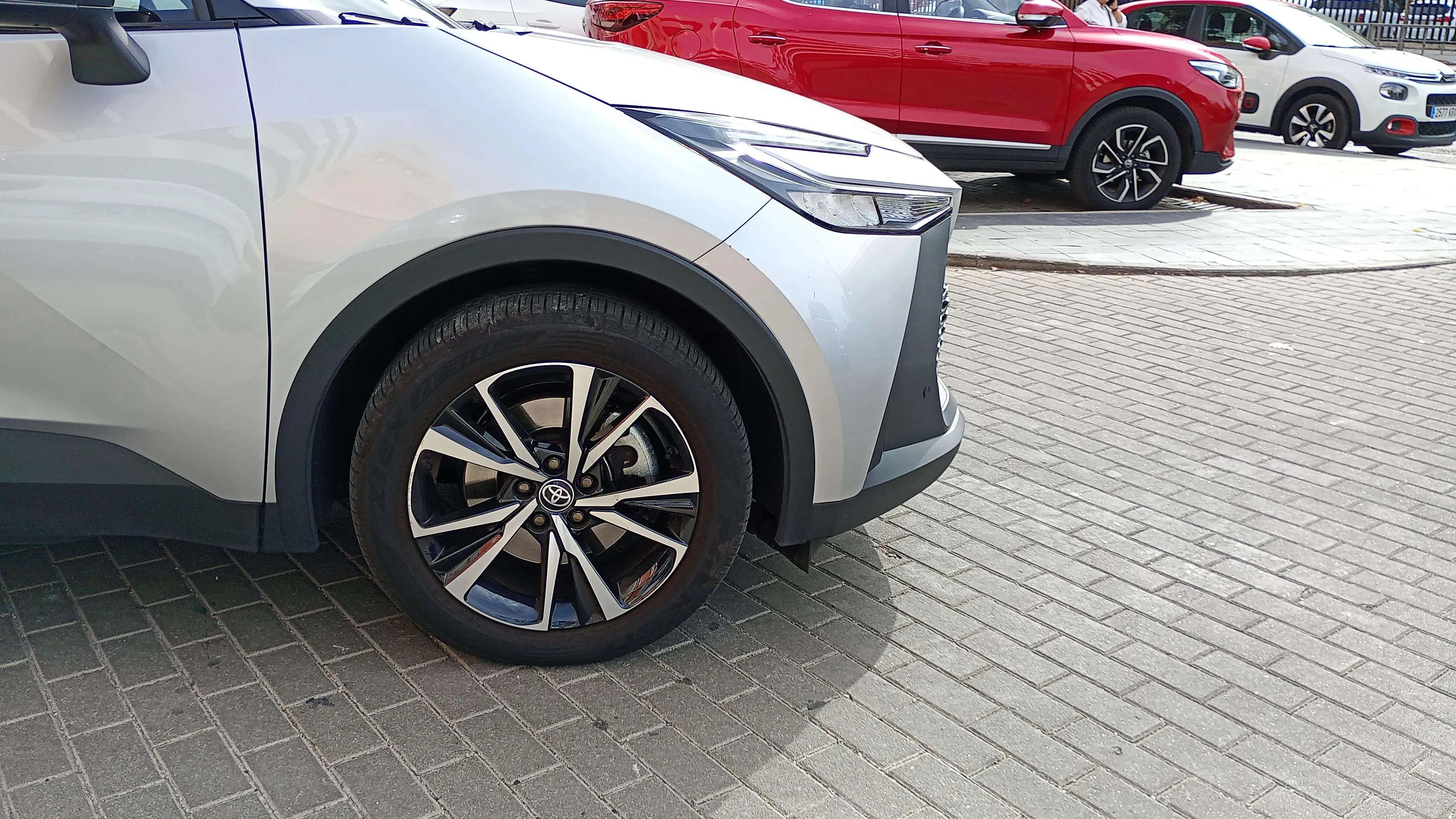 Toyota C-HR 2.0 220PH Advance - foto 5