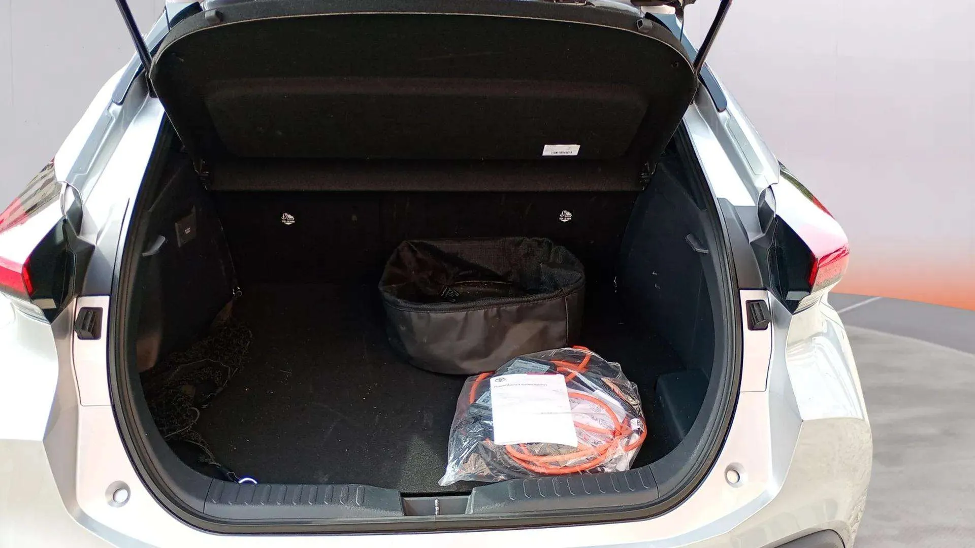 Toyota C-HR 2.0 220PH Advance - foto 9