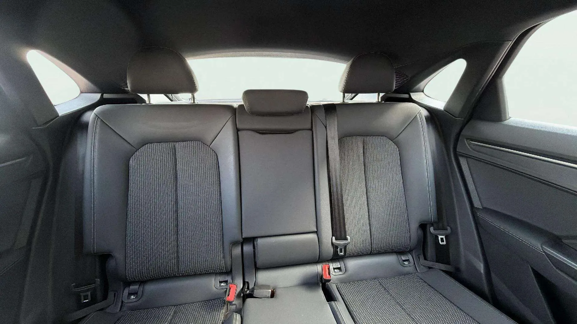 Audi Q3 S line 35 TDI S tronic - foto 20