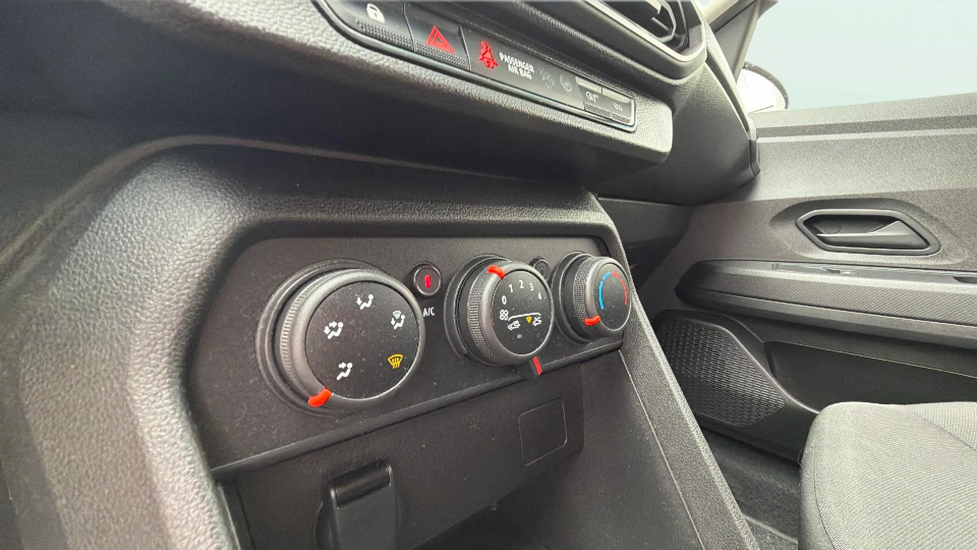 Dacia Sandero Essential ECO-G - foto 24