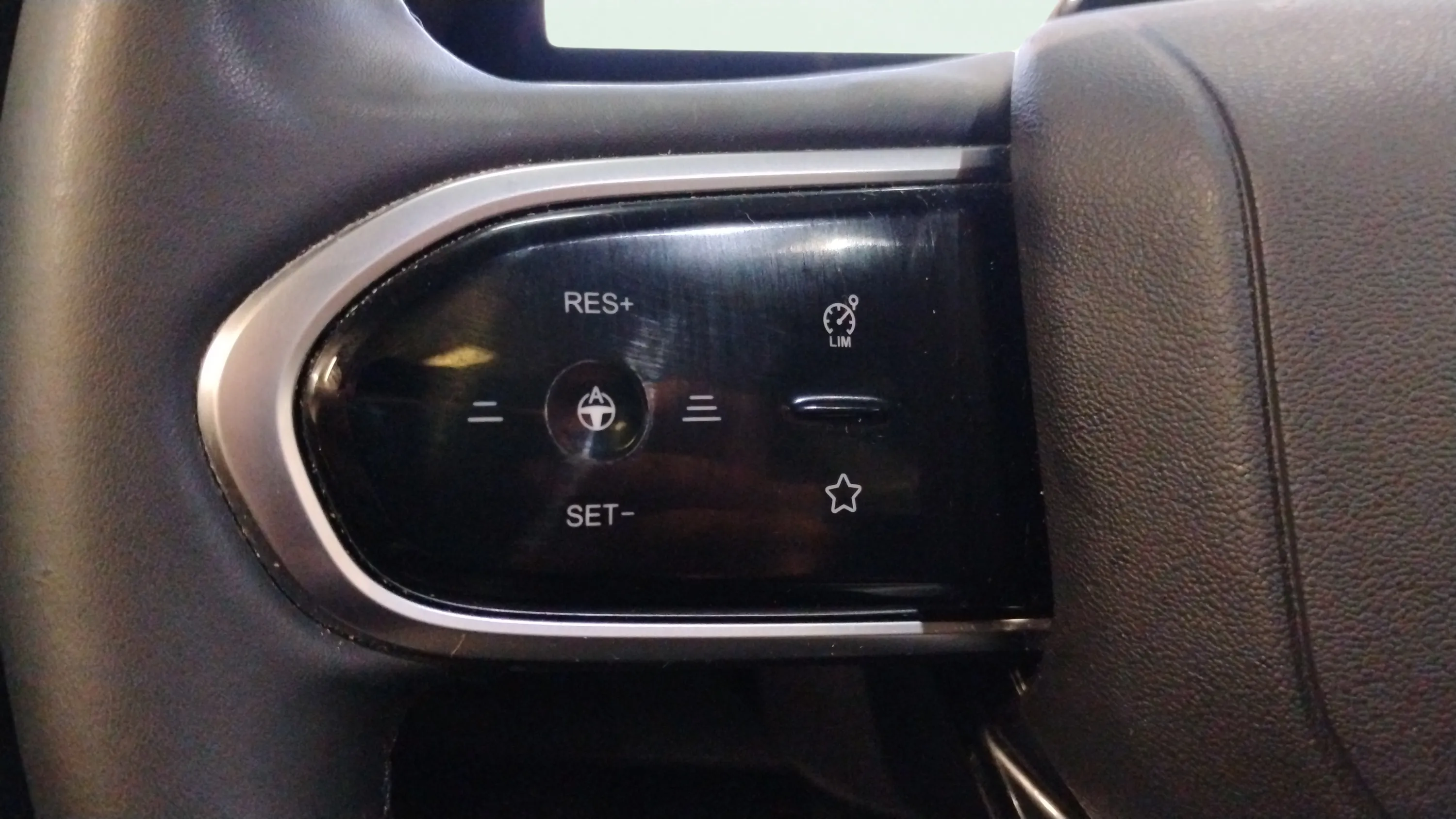 Ebro s700 1.5 T-GDi PHEV Luxury E-CVT - foto 19