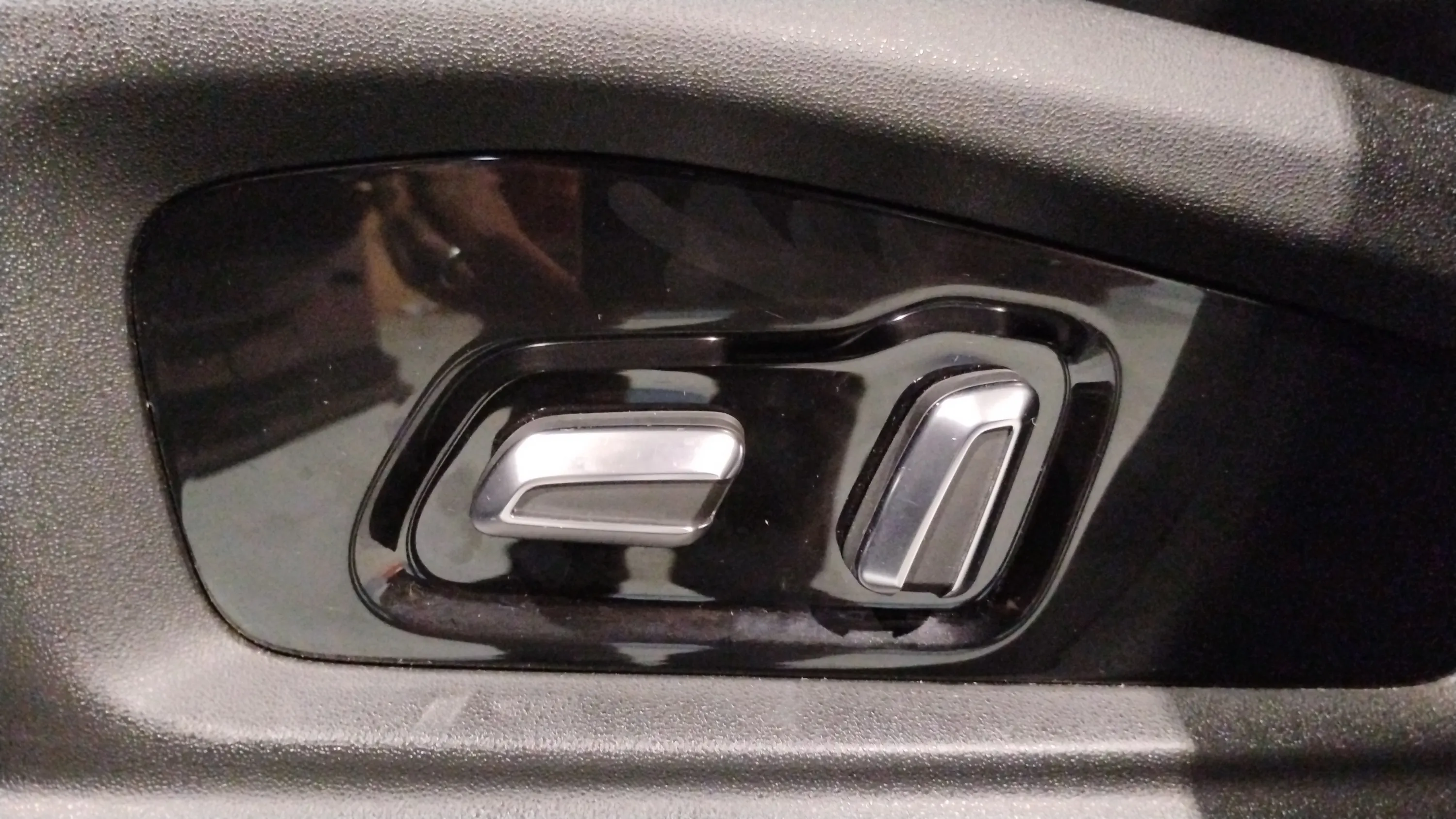Ebro s700 1.5 T-GDi PHEV Luxury E-CVT - foto 17