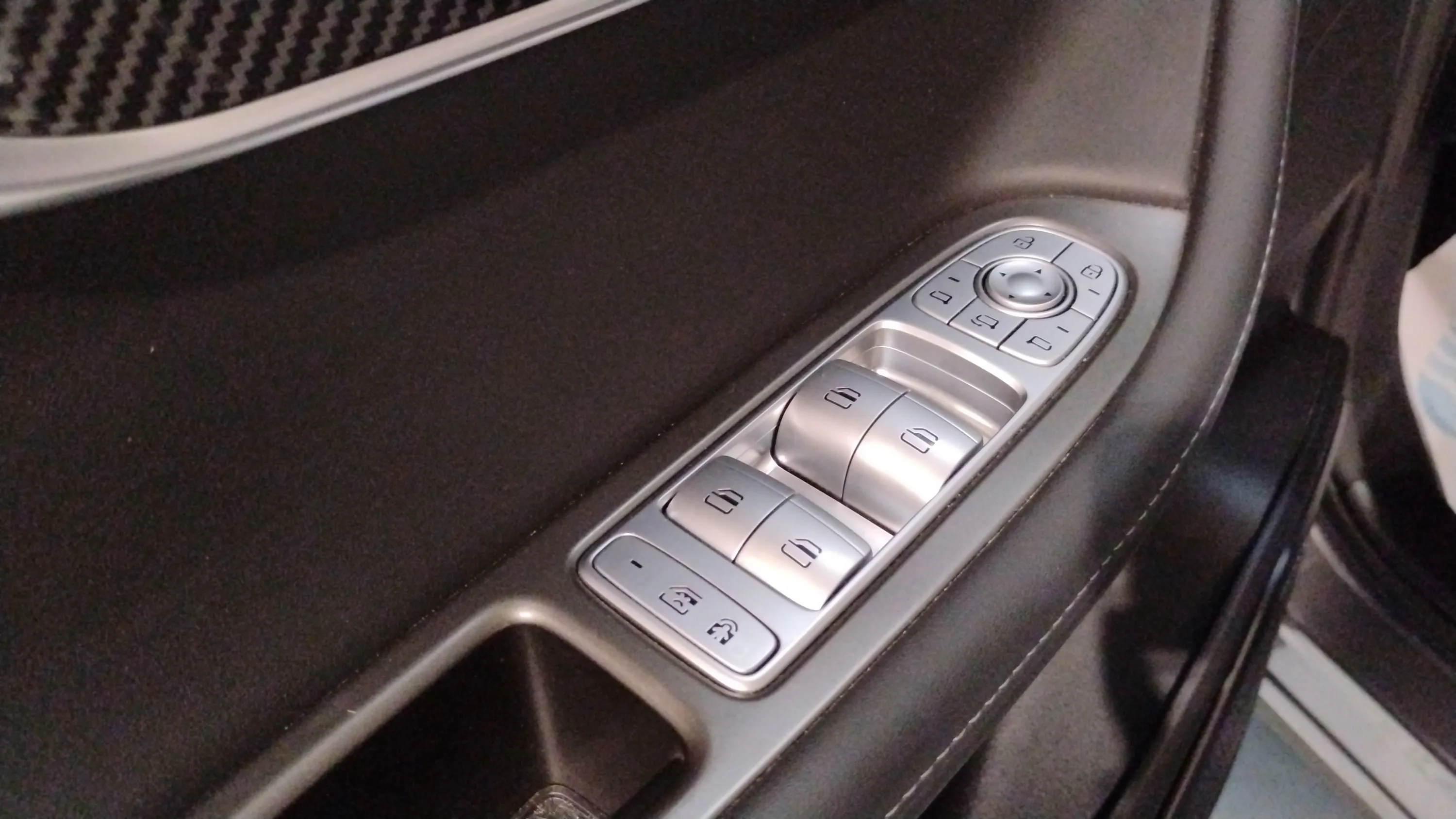 Ebro s700 1.5 T-GDi PHEV Luxury E-CVT - foto 9