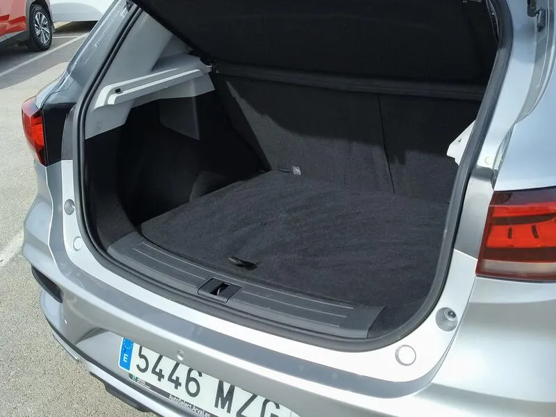 MG ZS 1.5 Luxury (AC) - foto 39