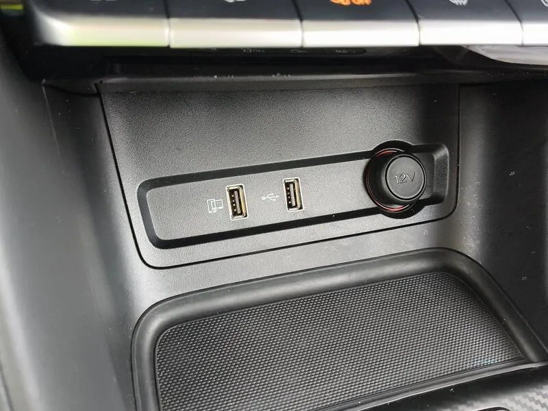 MG ZS 1.5 Luxury (AC) - foto 15