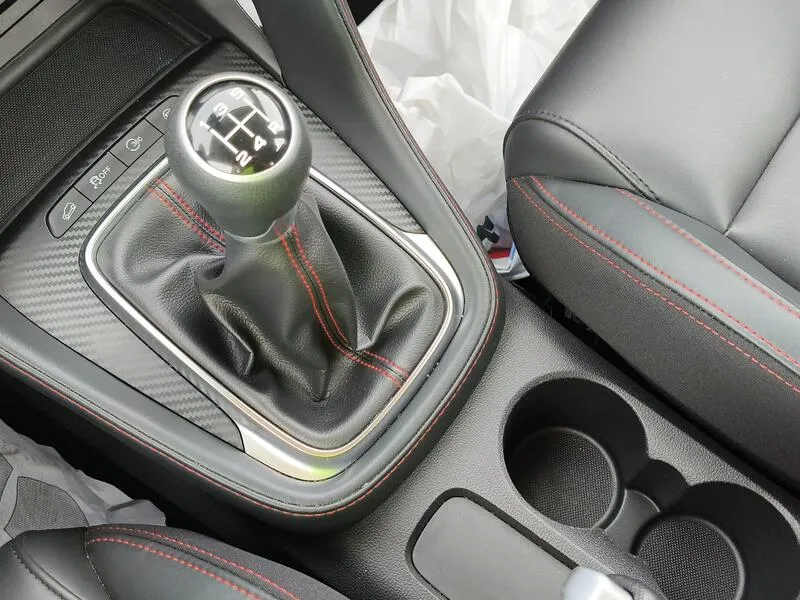 MG ZS 1.5 Luxury (AC) - foto 13