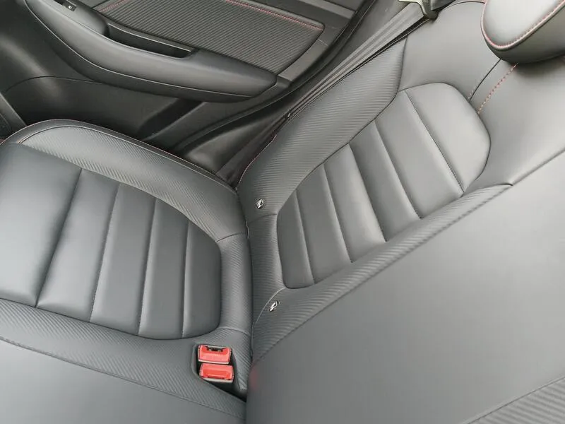 MG ZS 1.5 Luxury (AC) - foto 33