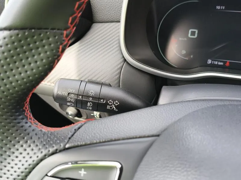 MG ZS 1.5 Luxury (AC) - foto 26