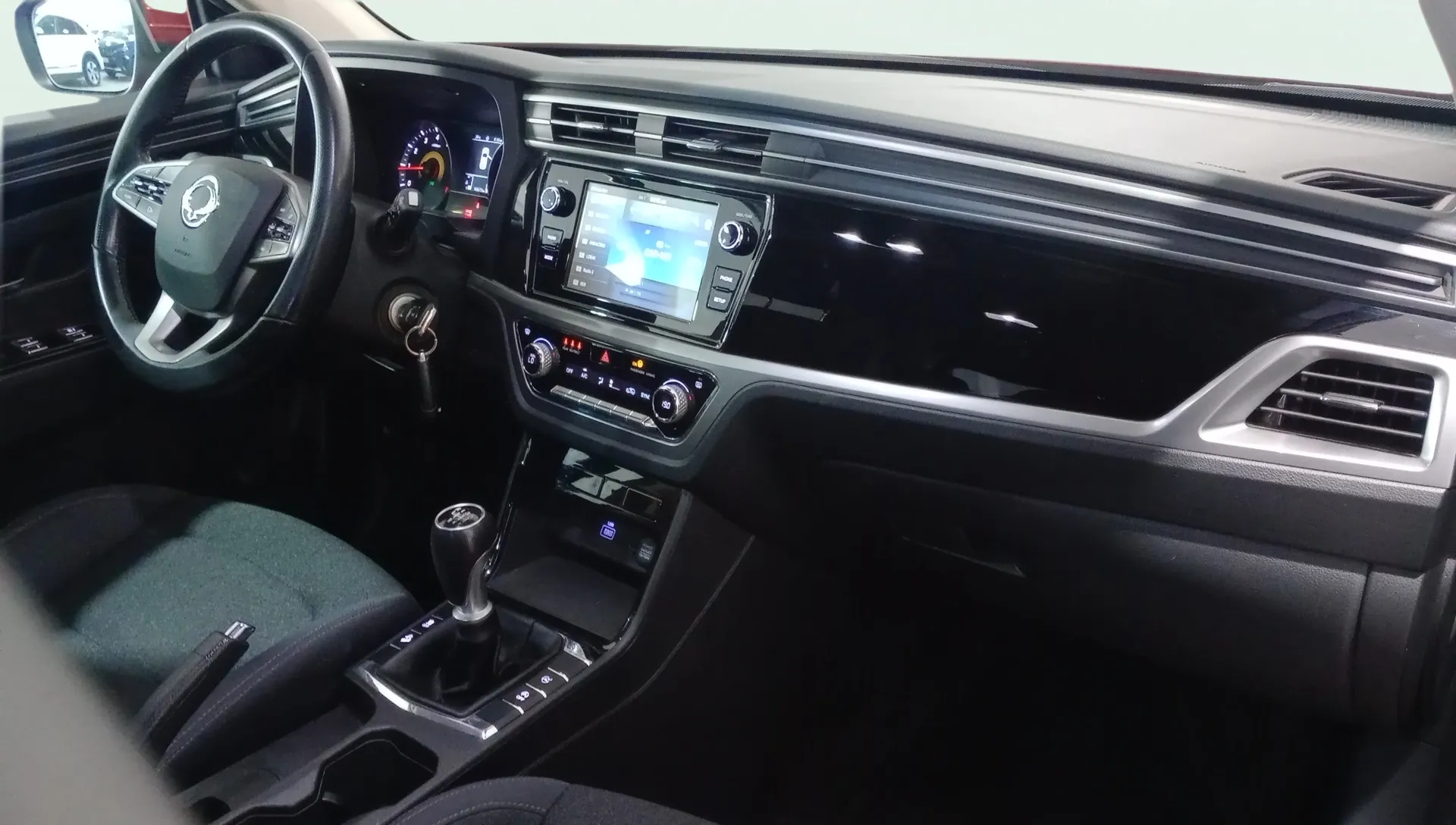 SsangYong Korando G15T LP Limited - foto 11