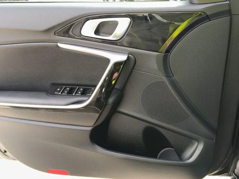 Kia XCeed 1.6 GDi PHEV eDrive (AC) - foto 28