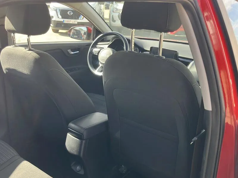 Kia Stonic 1.0 T-GDi MHEV iMT Drive Plus(SP)(SL) - foto 32