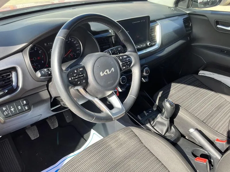 Kia Stonic 1.0 T-GDi MHEV iMT Drive Plus(SP)(SL) - foto 10